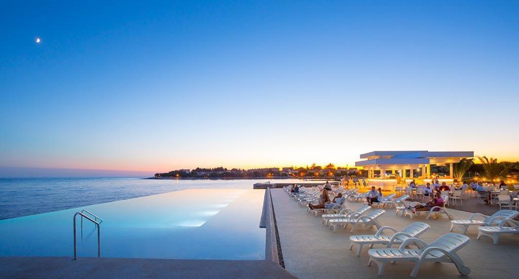 Apartments Tereza Novigrad Istria Exterior foto