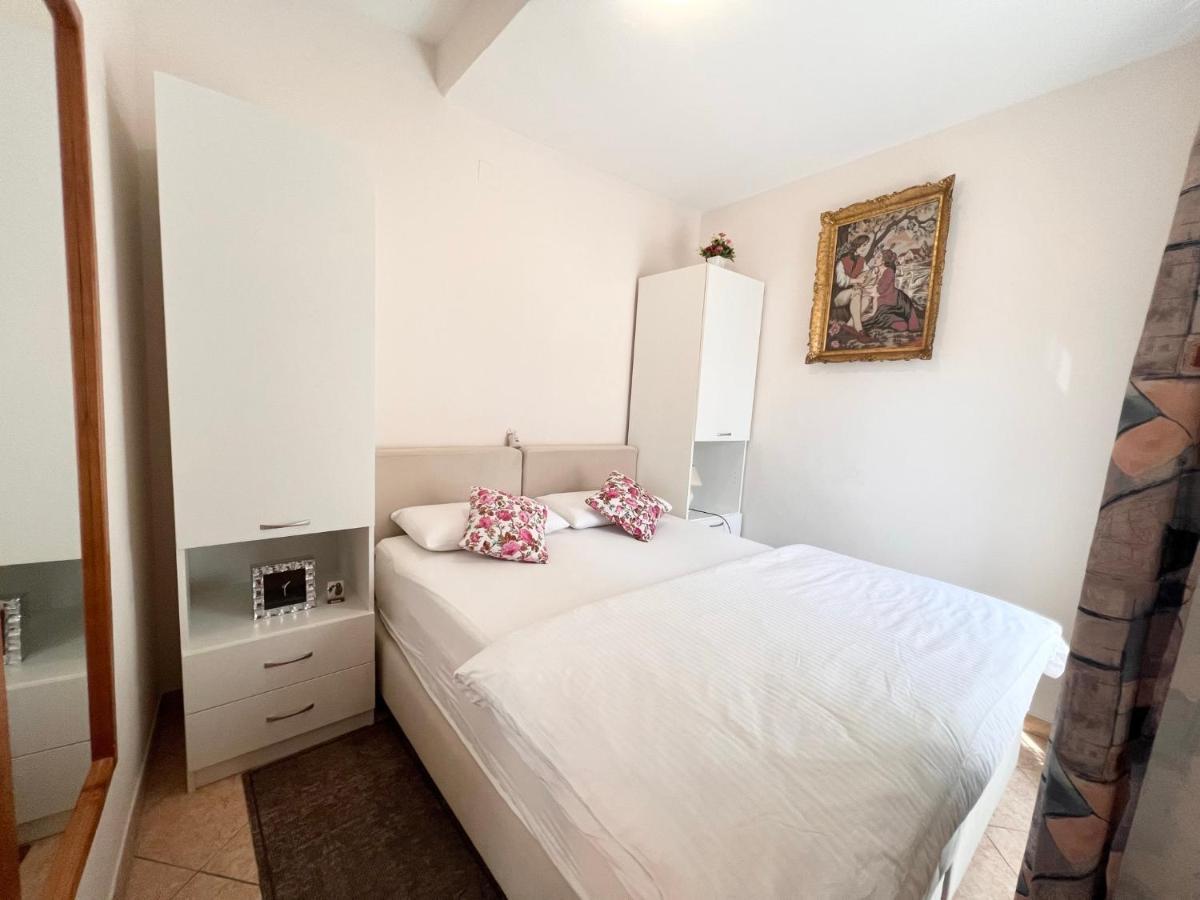 Apartments Tereza Novigrad Istria Exterior foto